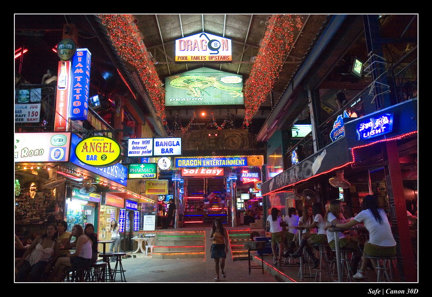 2006 - 07 - Phuket - Bangla la nuit 06